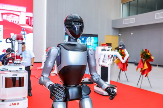 Z6·尊龙科技积极参与中侨节卡机器人产教融合项目！